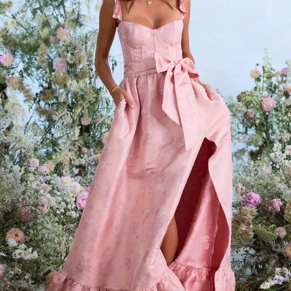 V. Chapman The Veronica Dress in Light Pink Windsor Brocade - Picture 9 of 12